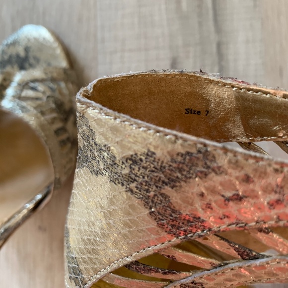 Dolce Vita Lace Up Heels - Picture 9 of 9